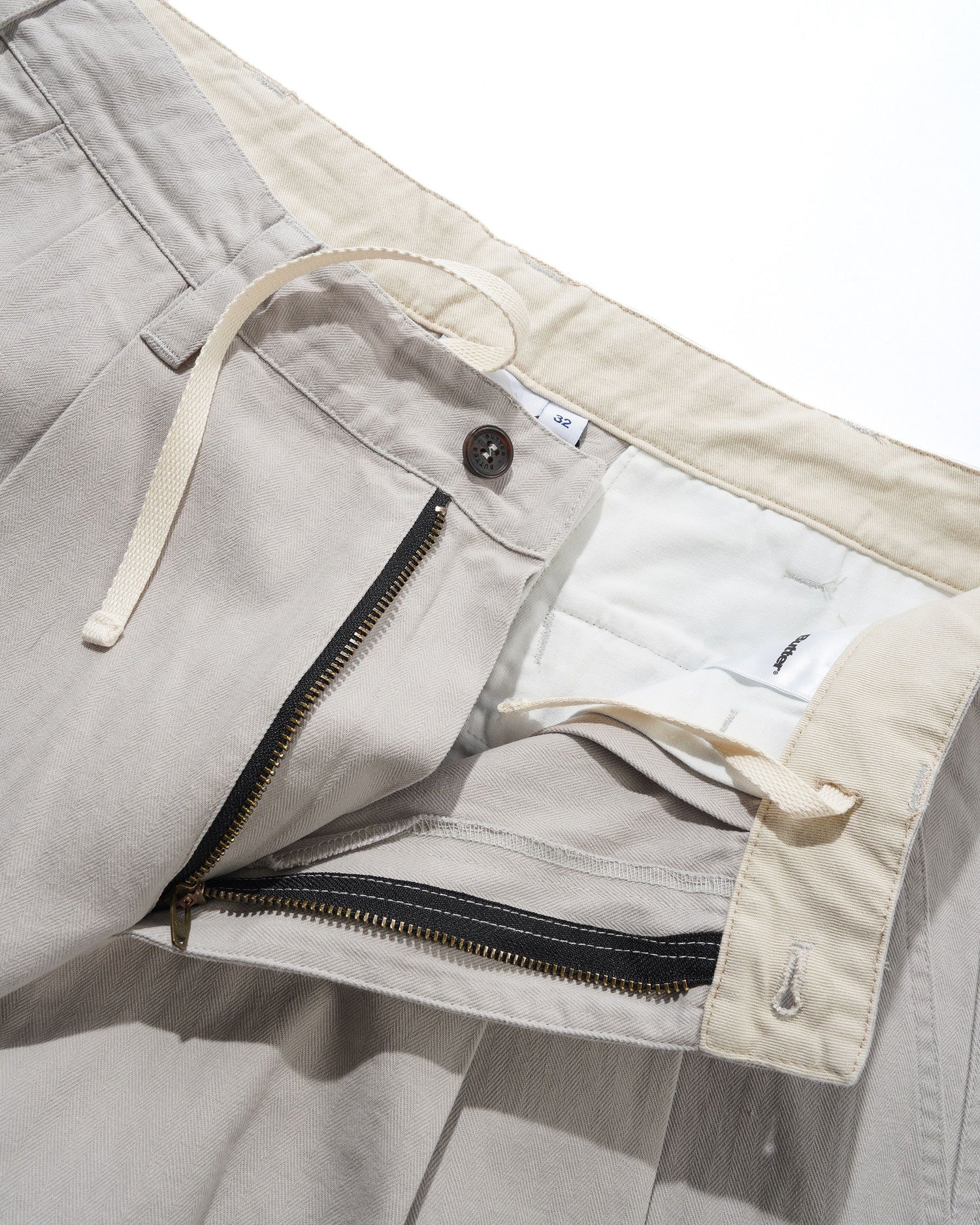 Pleated Shorts, Washed Light Grey